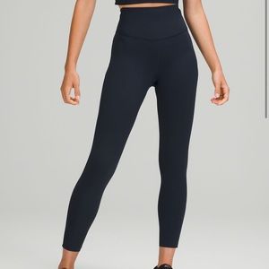 Navy Lululemon Base Pace 25” EUC